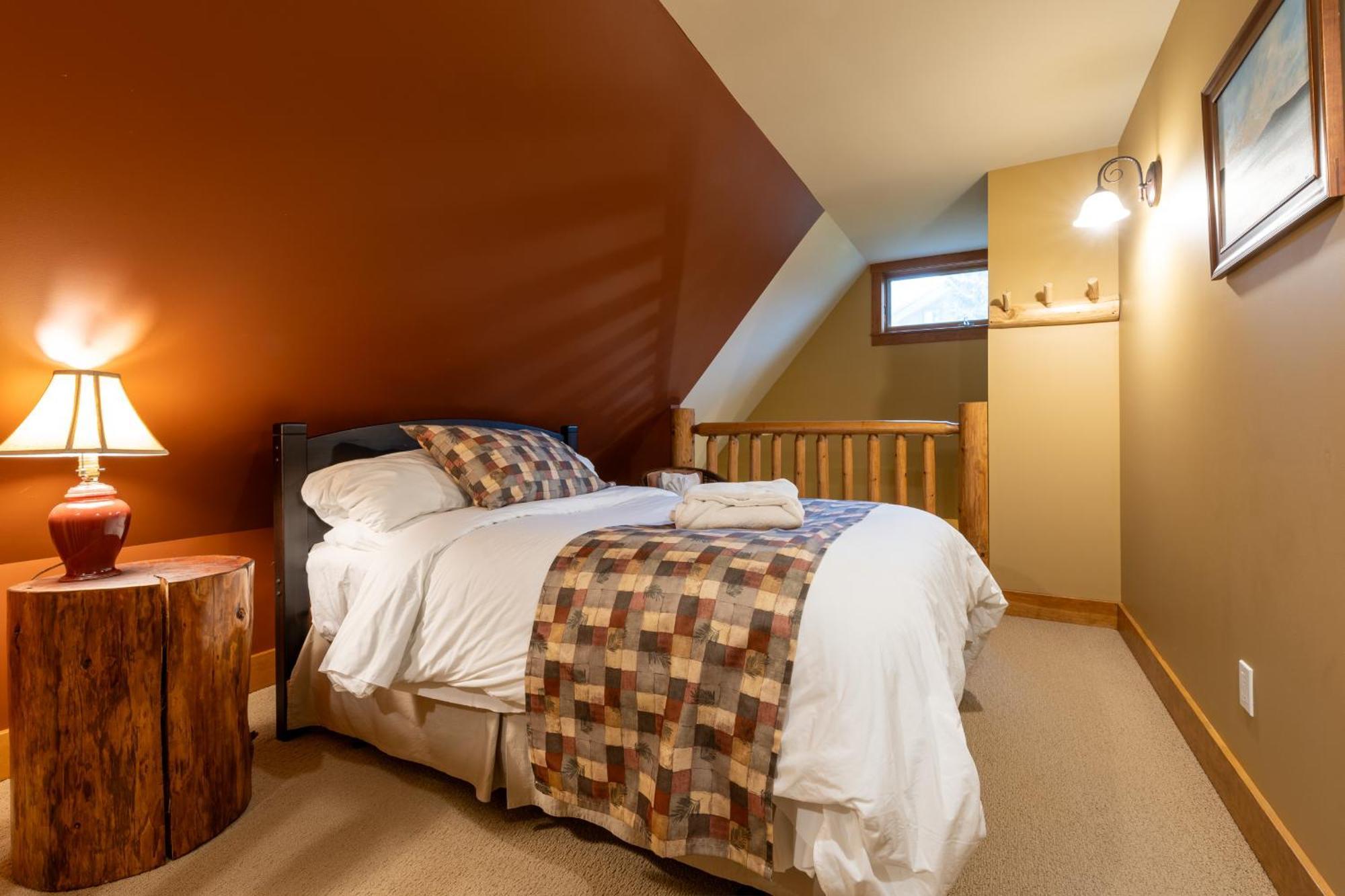 Vagabond Lodge At Kicking Horse Golden Esterno foto
